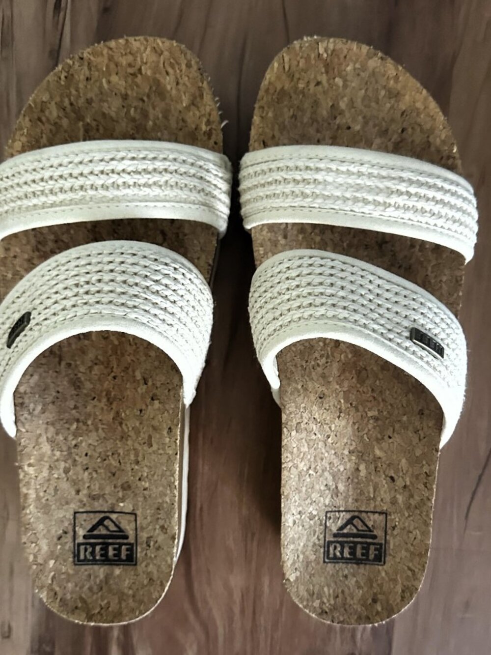 Reef beige cushion vista sandals size 8
